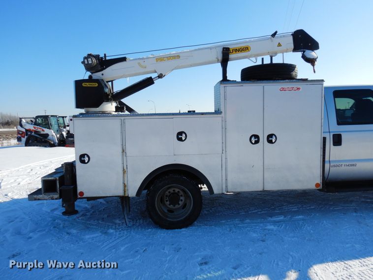 image for item AF9350 2015 Ford F550 Super Duty  Crew Cab utility / service truck