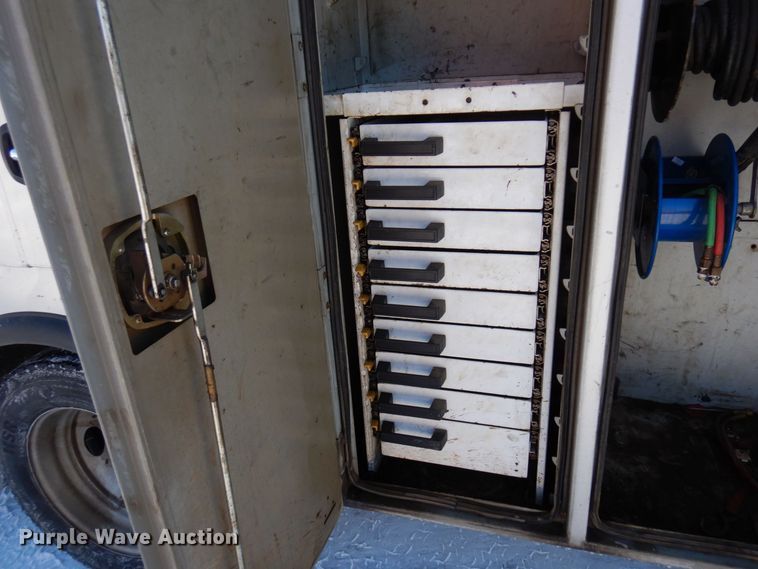 image for item AF9350 2015 Ford F550 Super Duty  Crew Cab utility / service truck