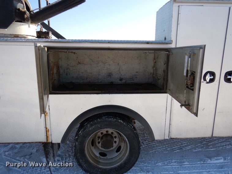 image for item AF9350 2015 Ford F550 Super Duty  Crew Cab utility / service truck