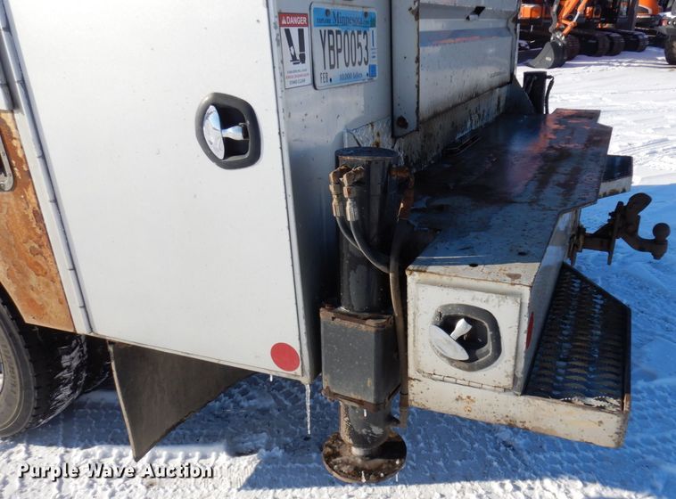 image for item AF9350 2015 Ford F550 Super Duty  Crew Cab utility / service truck