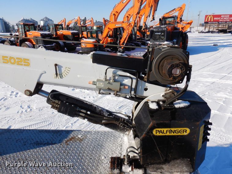 image for item AF9350 2015 Ford F550 Super Duty  Crew Cab utility / service truck