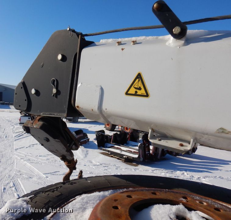 image for item AF9350 2015 Ford F550 Super Duty  Crew Cab utility / service truck