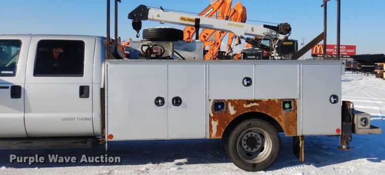 image for item AF9350 2015 Ford F550 Super Duty  Crew Cab utility / service truck