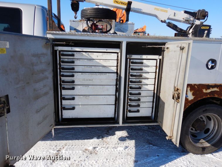 image for item AF9350 2015 Ford F550 Super Duty  Crew Cab utility / service truck