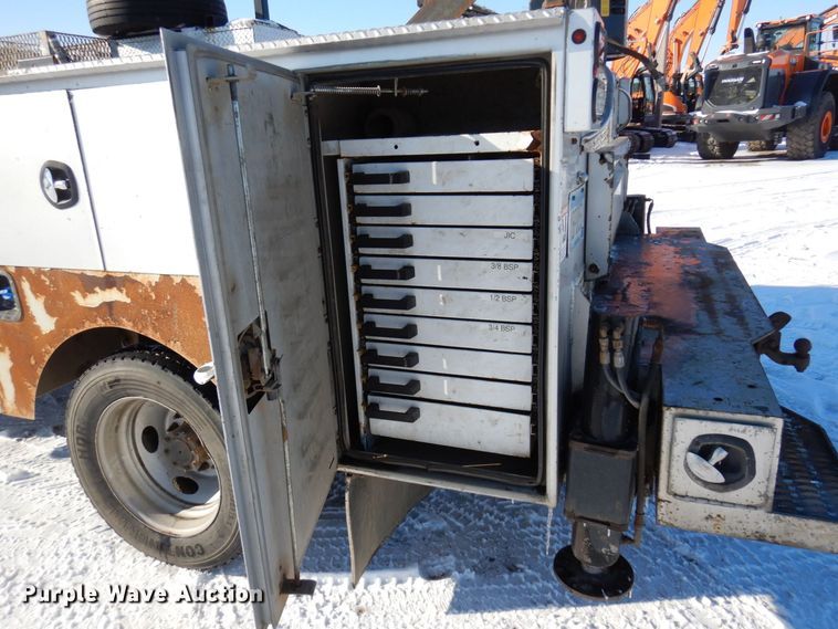 image for item AF9350 2015 Ford F550 Super Duty  Crew Cab utility / service truck