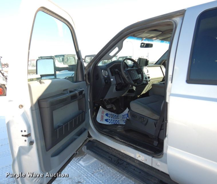 image for item AF9350 2015 Ford F550 Super Duty  Crew Cab utility / service truck