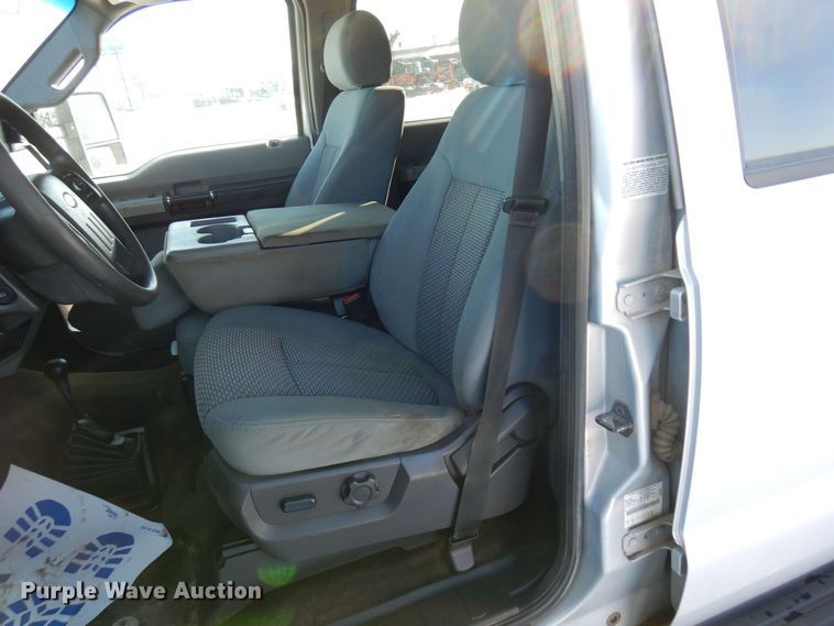 image for item AF9350 2015 Ford F550 Super Duty  Crew Cab utility / service truck