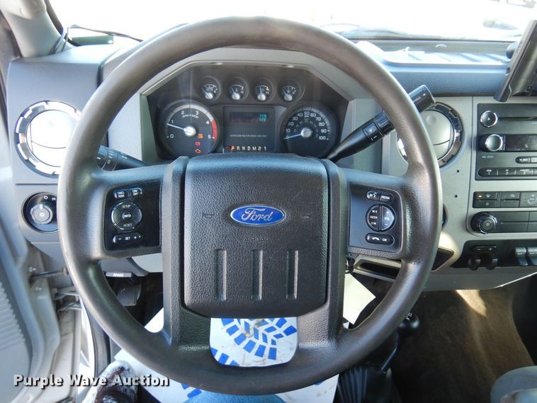 image for item AF9350 2015 Ford F550 Super Duty  Crew Cab utility / service truck