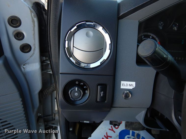 image for item AF9350 2015 Ford F550 Super Duty  Crew Cab utility / service truck