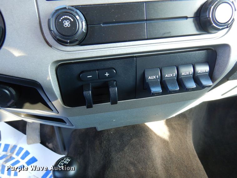 image for item AF9350 2015 Ford F550 Super Duty  Crew Cab utility / service truck