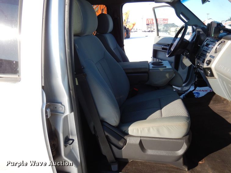 image for item AF9350 2015 Ford F550 Super Duty  Crew Cab utility / service truck