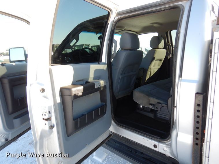 image for item AF9350 2015 Ford F550 Super Duty  Crew Cab utility / service truck