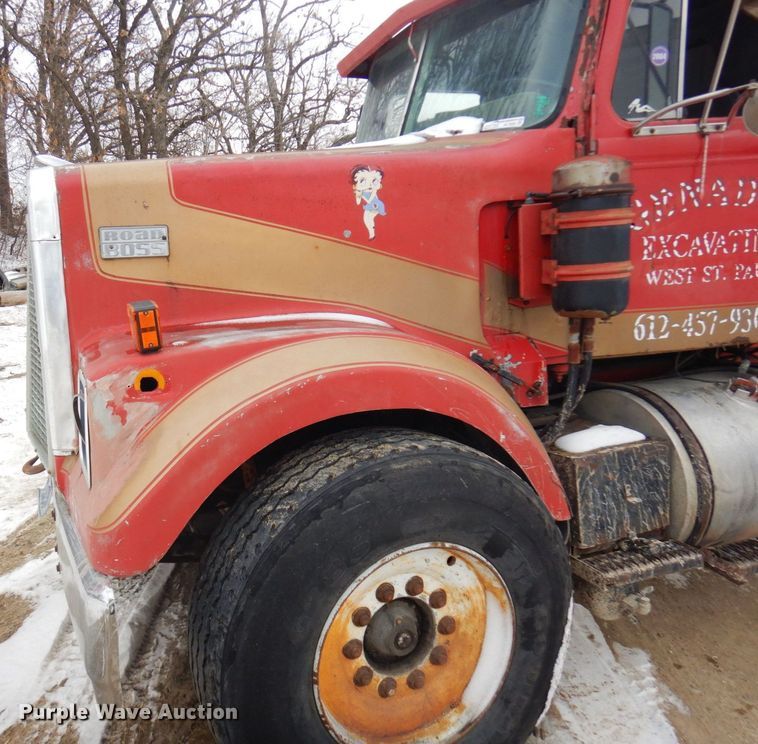 image for item AF9359 1976 White PT270  dump truck