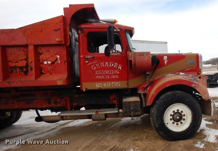 image for item AF9359 1976 White PT270  dump truck