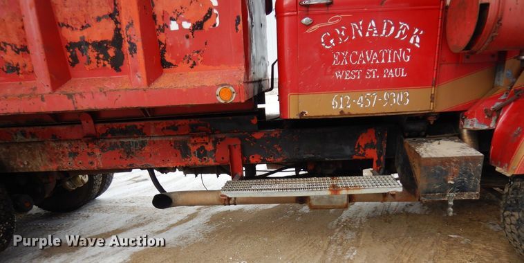 image for item AF9359 1976 White PT270  dump truck