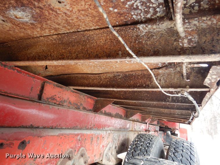 image for item AF9359 1976 White PT270  dump truck