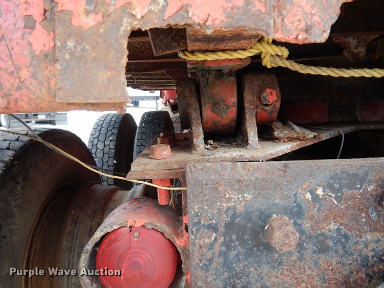 image for item AF9359 1976 White PT270  dump truck