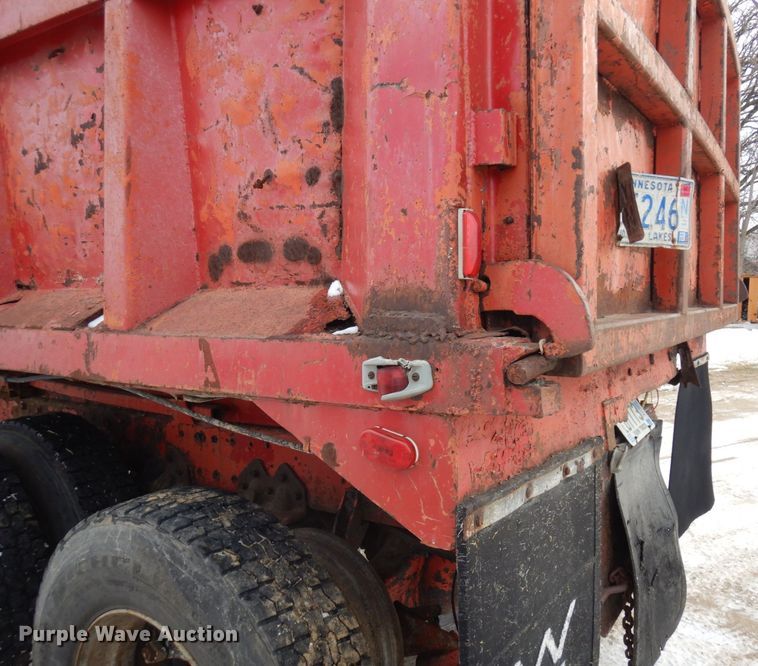image for item AF9359 1976 White PT270  dump truck