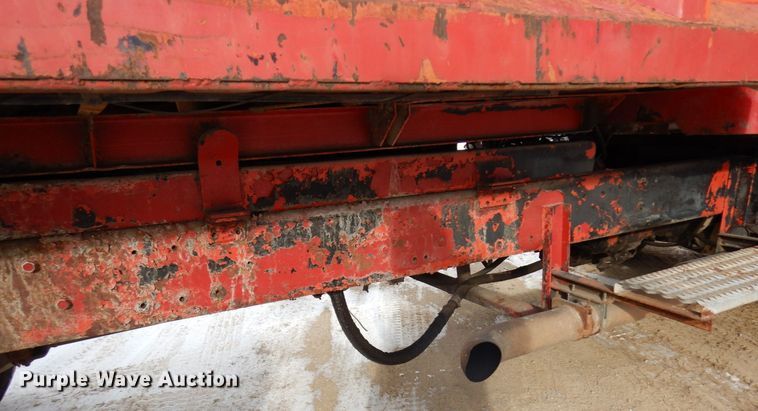 image for item AF9359 1976 White PT270  dump truck