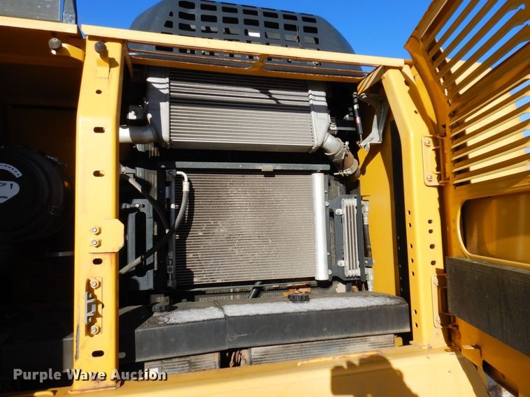 image for item AF9365 2014 Komatsu PC210LC-10  excavator