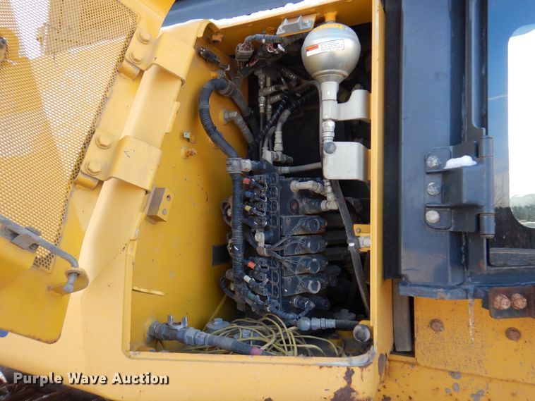 image for item AF9366 2014 Komatsu D61PX-23  dozer