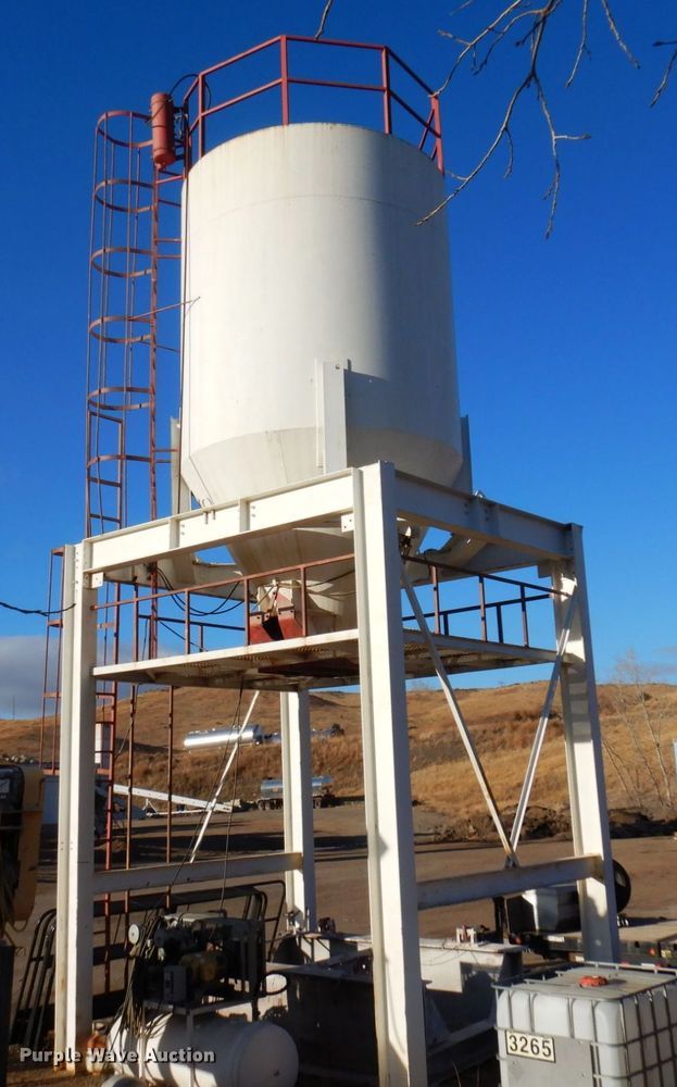 image for item AF9369 Asphalt silo