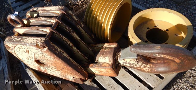 image for item AF9374 Mckissick  crane block and hook