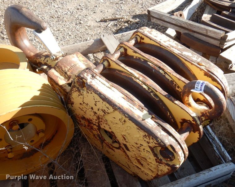 image for item AF9374 Mckissick  crane block and hook