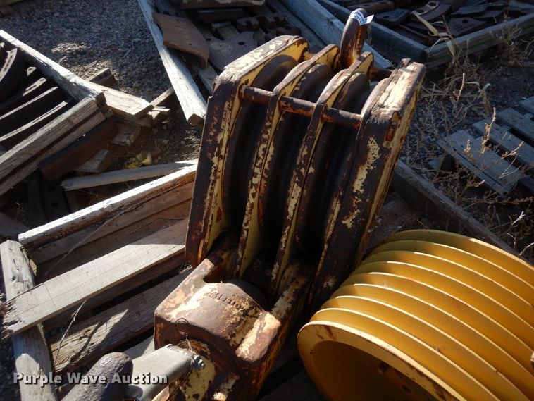 image for item AF9374 Mckissick  crane block and hook