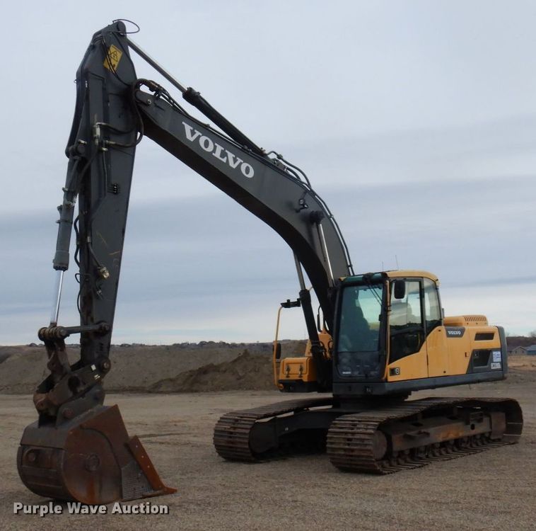 image for item AF9401 2012 Volvo EC220DL  excavator