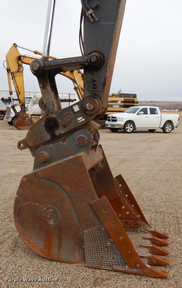 image for item AF9401 2012 Volvo EC220DL  excavator