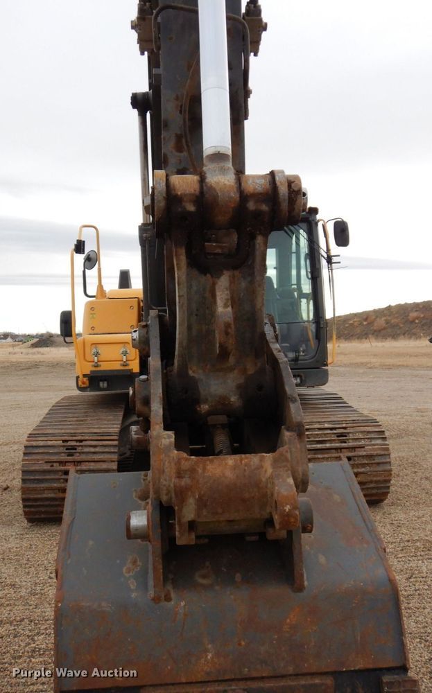 image for item AF9401 2012 Volvo EC220DL  excavator