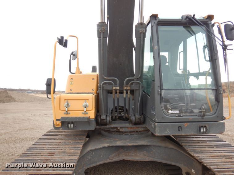 image for item AF9401 2012 Volvo EC220DL  excavator