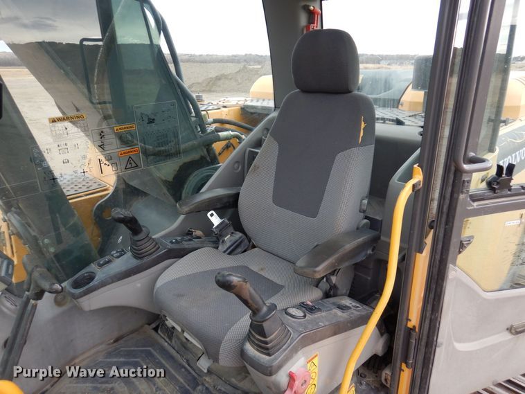 image for item AF9401 2012 Volvo EC220DL  excavator