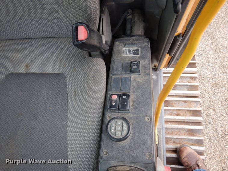 image for item AF9401 2012 Volvo EC220DL  excavator