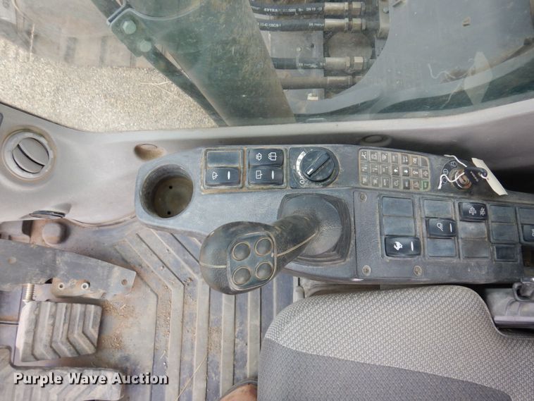 image for item AF9401 2012 Volvo EC220DL  excavator