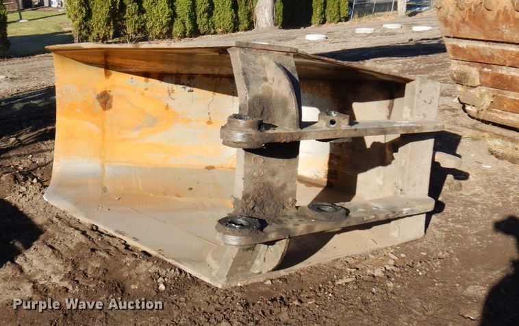 image for item AF9402 EBI  42"W sand bucket