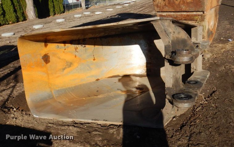 image for item AF9402 EBI  42"W sand bucket