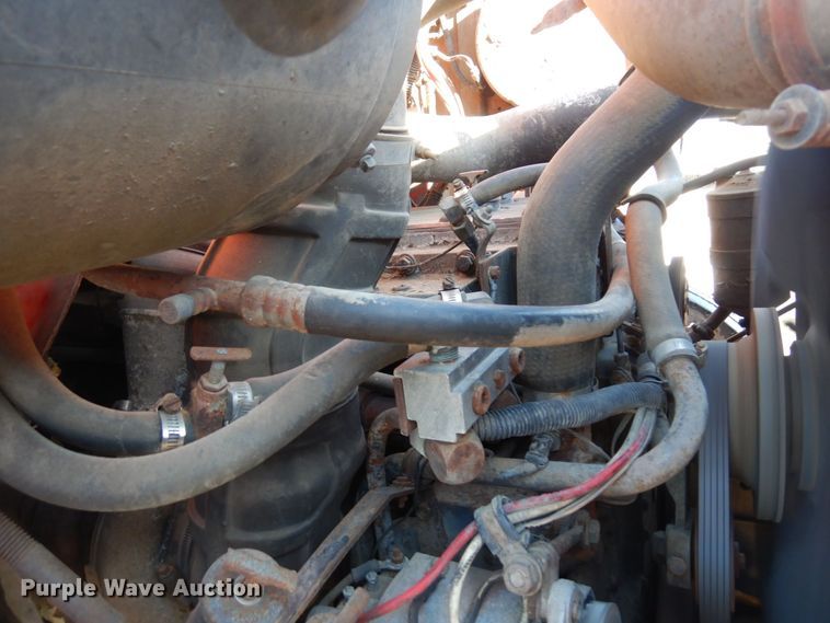 image for item AF9403 1993 International F-8100  semi truck