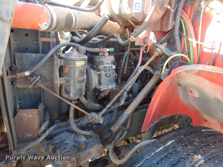 image for item AF9403 1993 International F-8100  semi truck