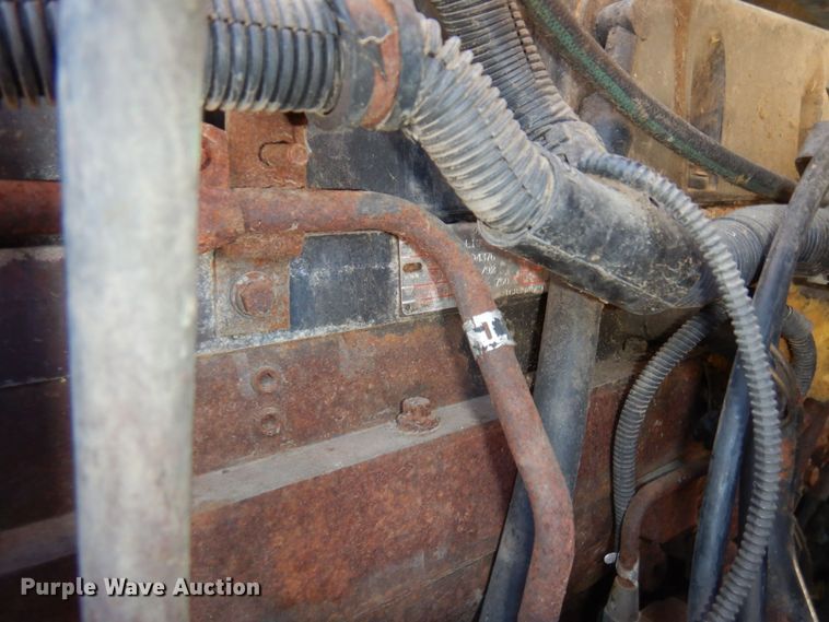 image for item AF9403 1993 International F-8100  semi truck