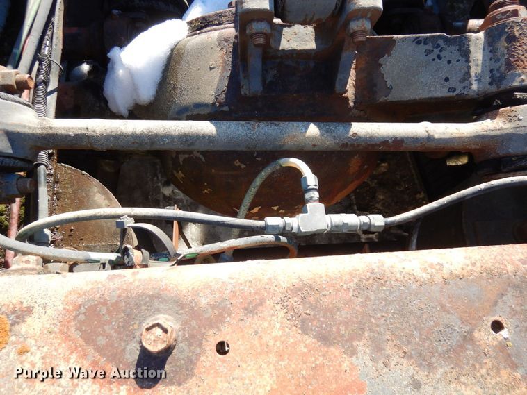 image for item AF9403 1993 International F-8100  semi truck