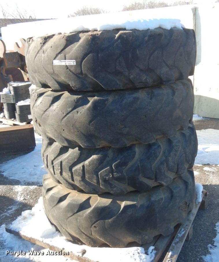 image for item AF9424 (4) 13.00-24 tires and wheels