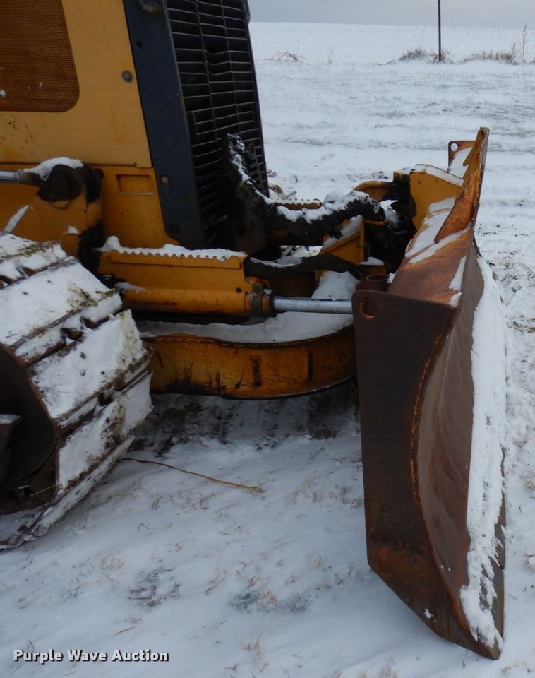 image for item AF9430 2001 John Deere 550H LGP  dozer