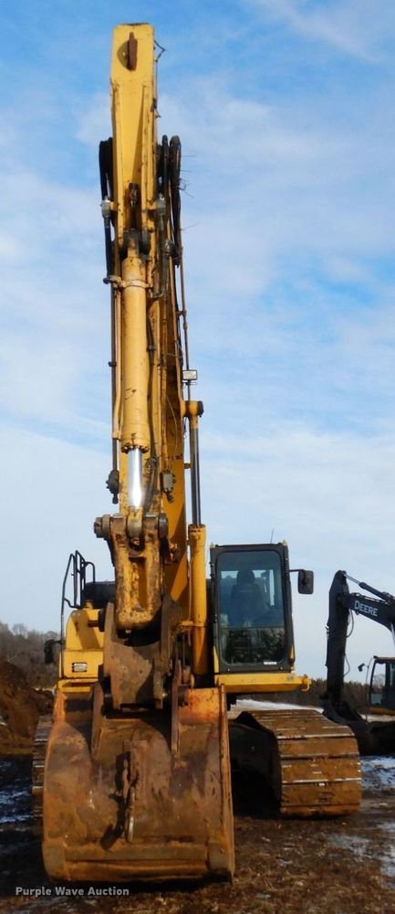 image for item AF9437 2013 Komatsu PC490LC-10  excavator