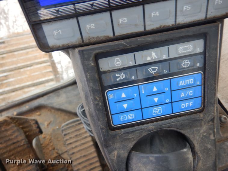 image for item AF9437 2013 Komatsu PC490LC-10  excavator