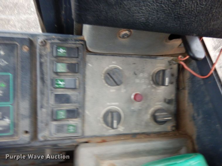 image for item AF9460 1998 Case 821B  wheel loader