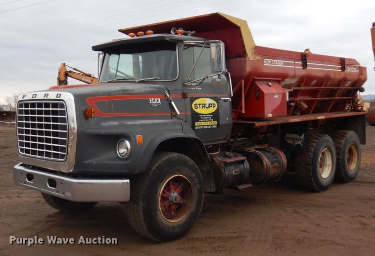 image for item AF9465 1979 Ford 9000  dump truck