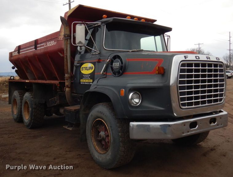 image for item AF9465 1979 Ford 9000  dump truck