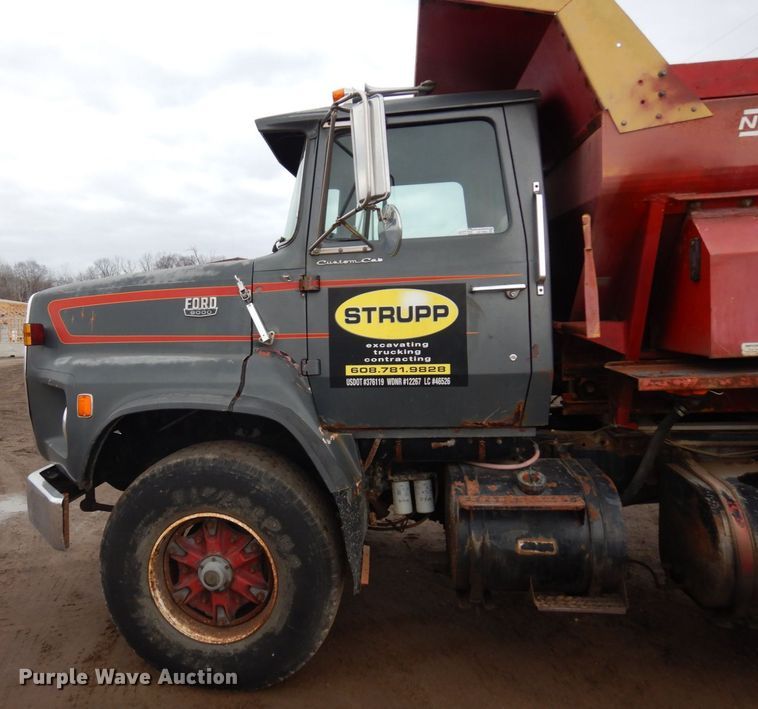 image for item AF9465 1979 Ford 9000  dump truck